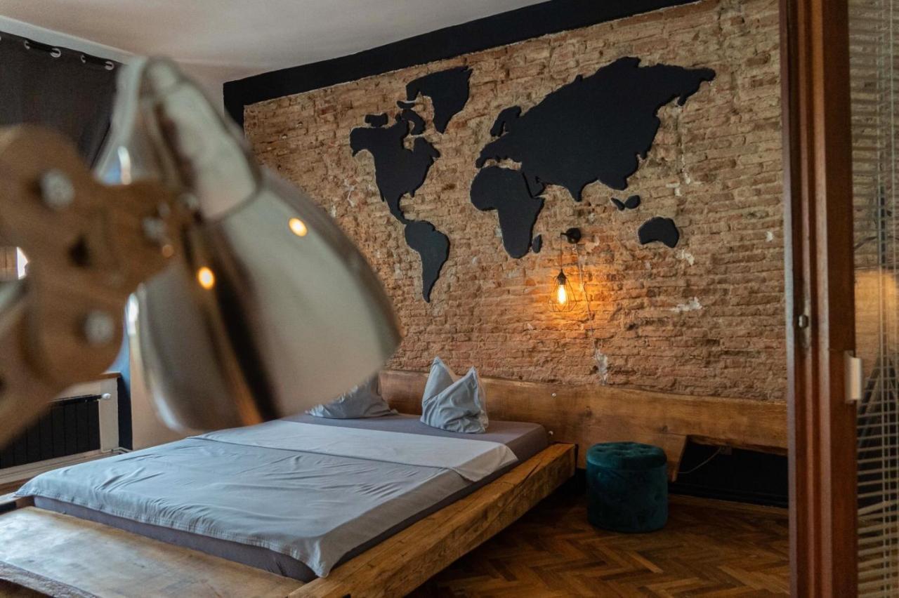 World Studio Сибиу Экстерьер фото