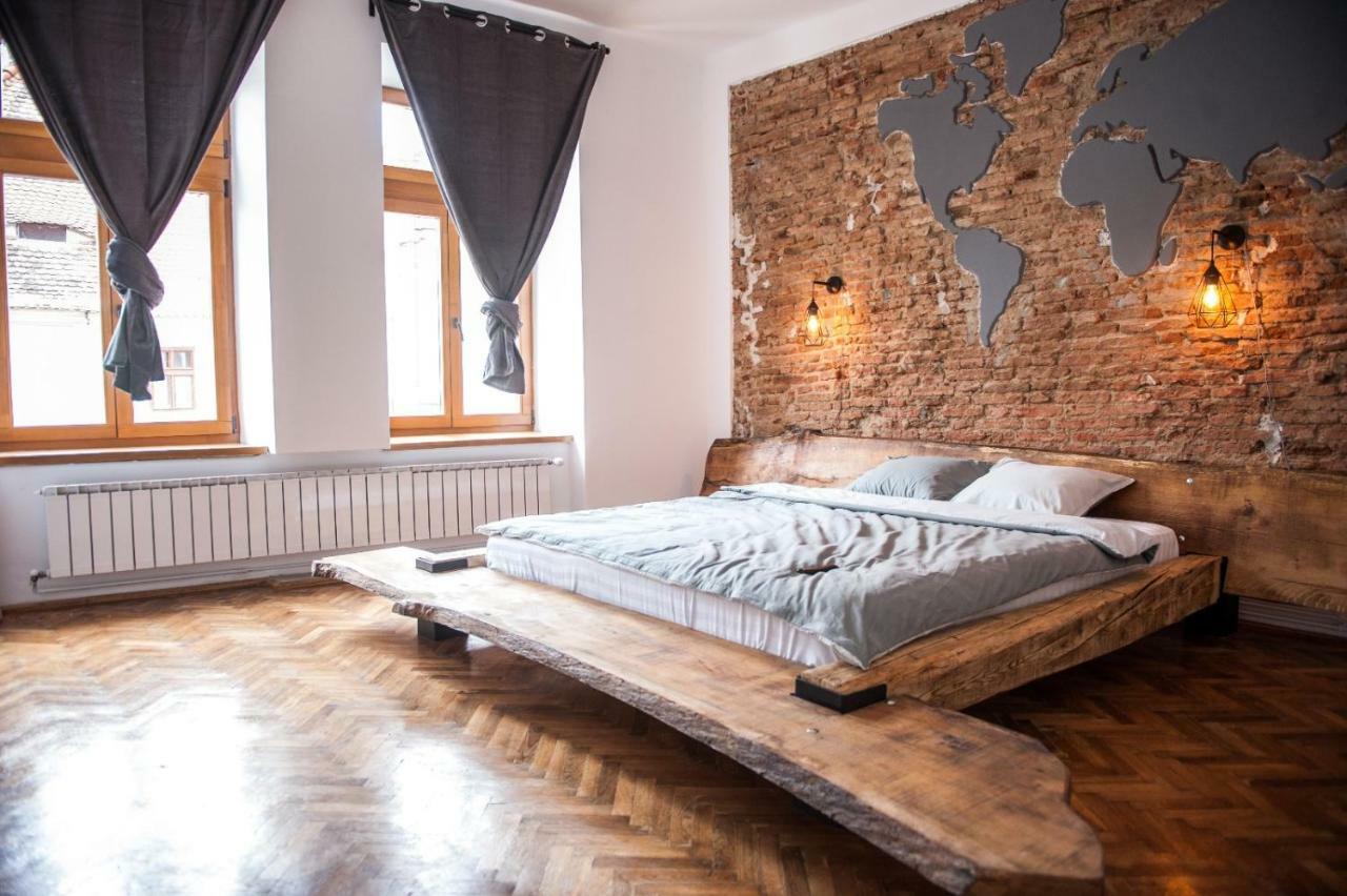 World Studio Сибиу Экстерьер фото